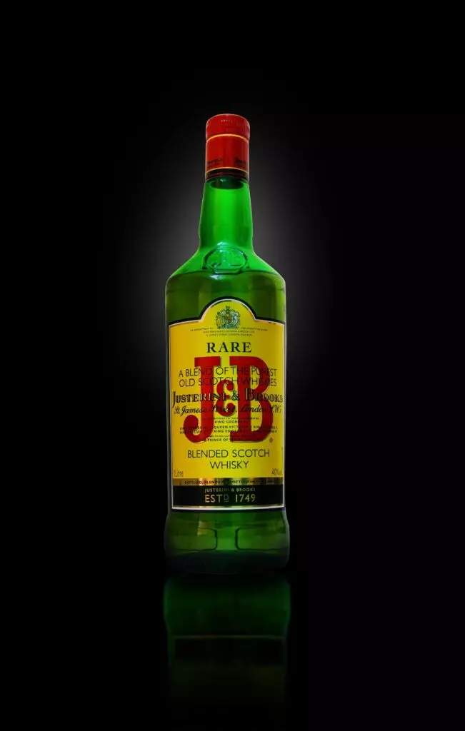 whisky J&B jb whiskey